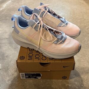 🦄🦄 NIKE  Pastel Pink and Gray Sneakers